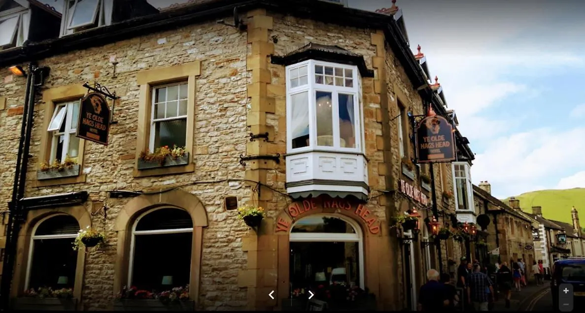 Staying In Peak District: 5 Central Hotels Compared