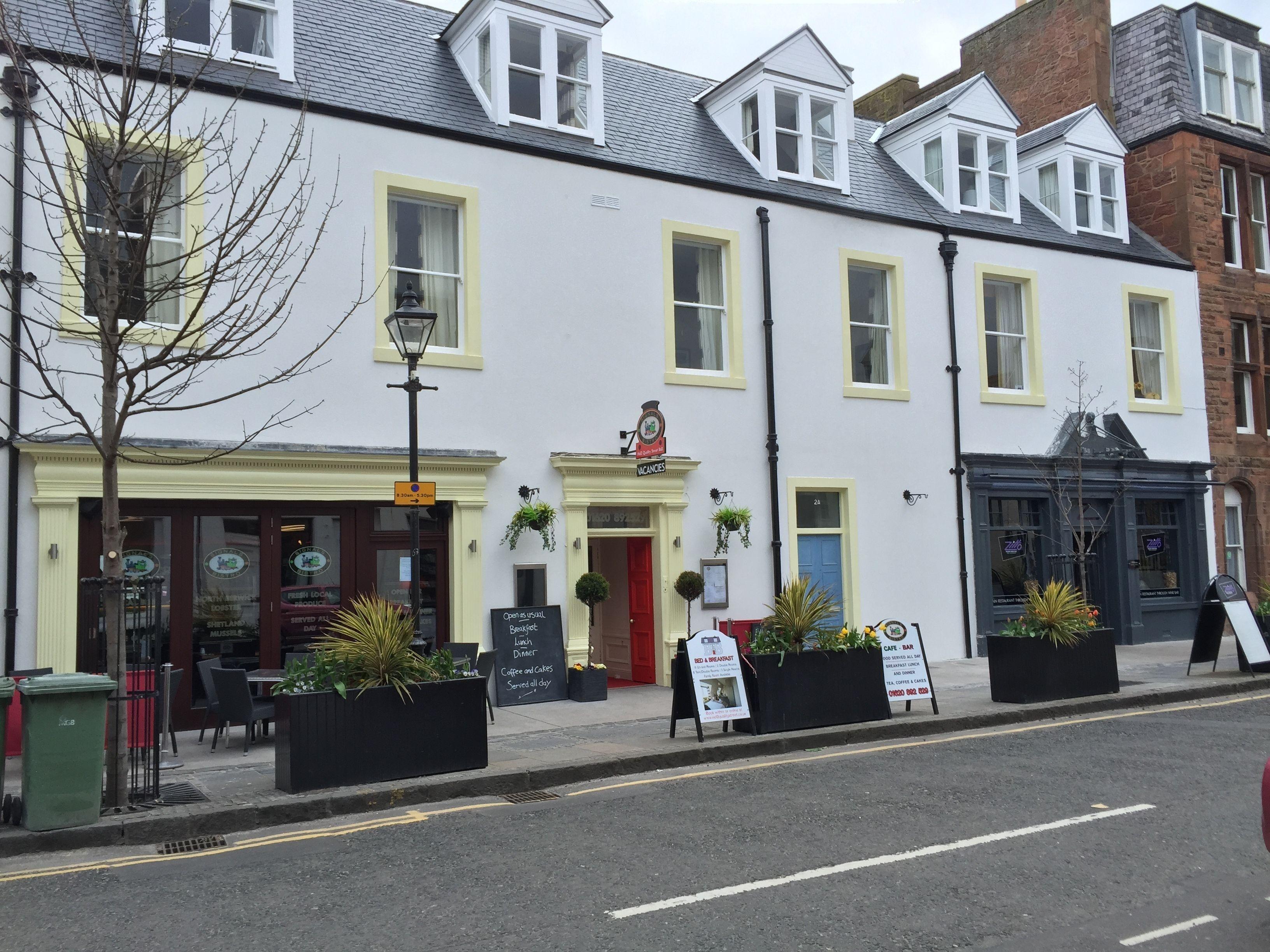 Where to Stay Near Preston Mill: 4 Central Hotels Compared