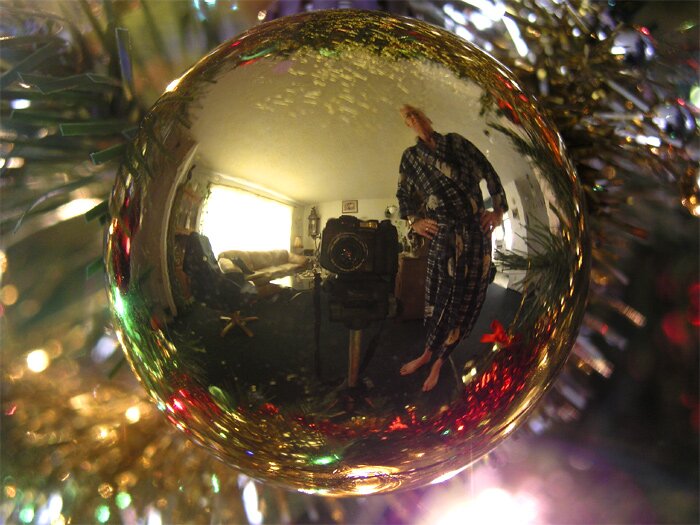 Shooting into the X-mas ornament 