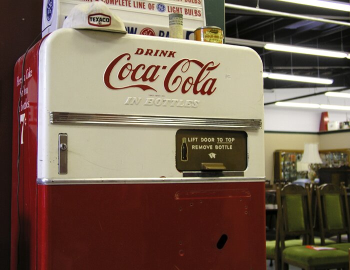 Old Coca-Cola machine