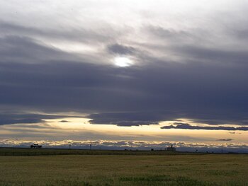 Golden lines over the field >>> Click to see large version